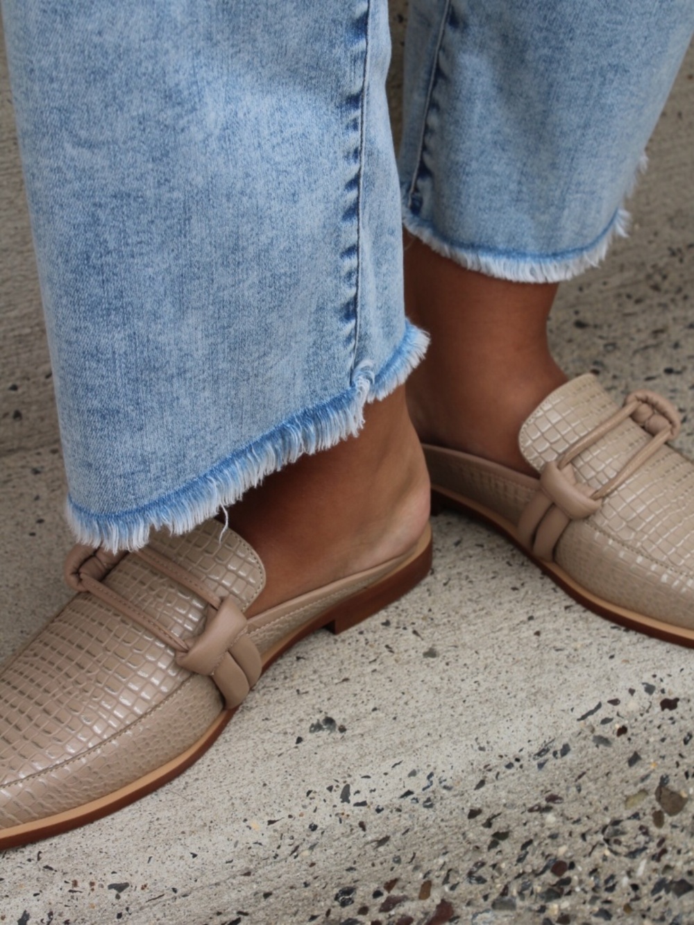 KAANAS Taupe Hemlock Mule NWT